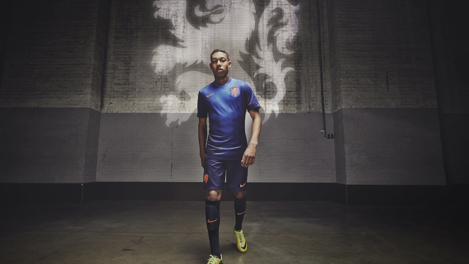 爱游戏在线登录入口-“比亚尔巴在阿根廷美洲狮队的传球与组织能力，展现非凡才华”