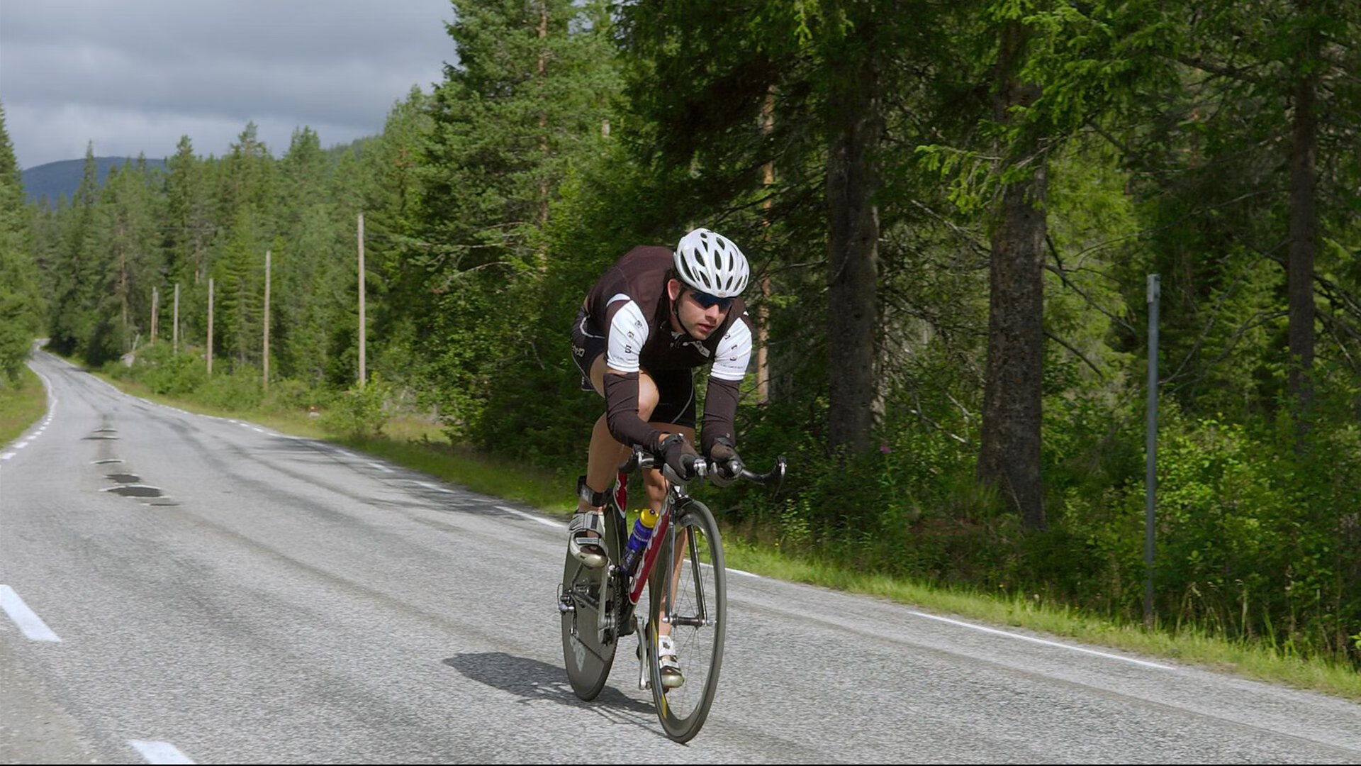 _城市高空溜索赛：在钢铁城市中飞跃_，高空溜索需要什么条件