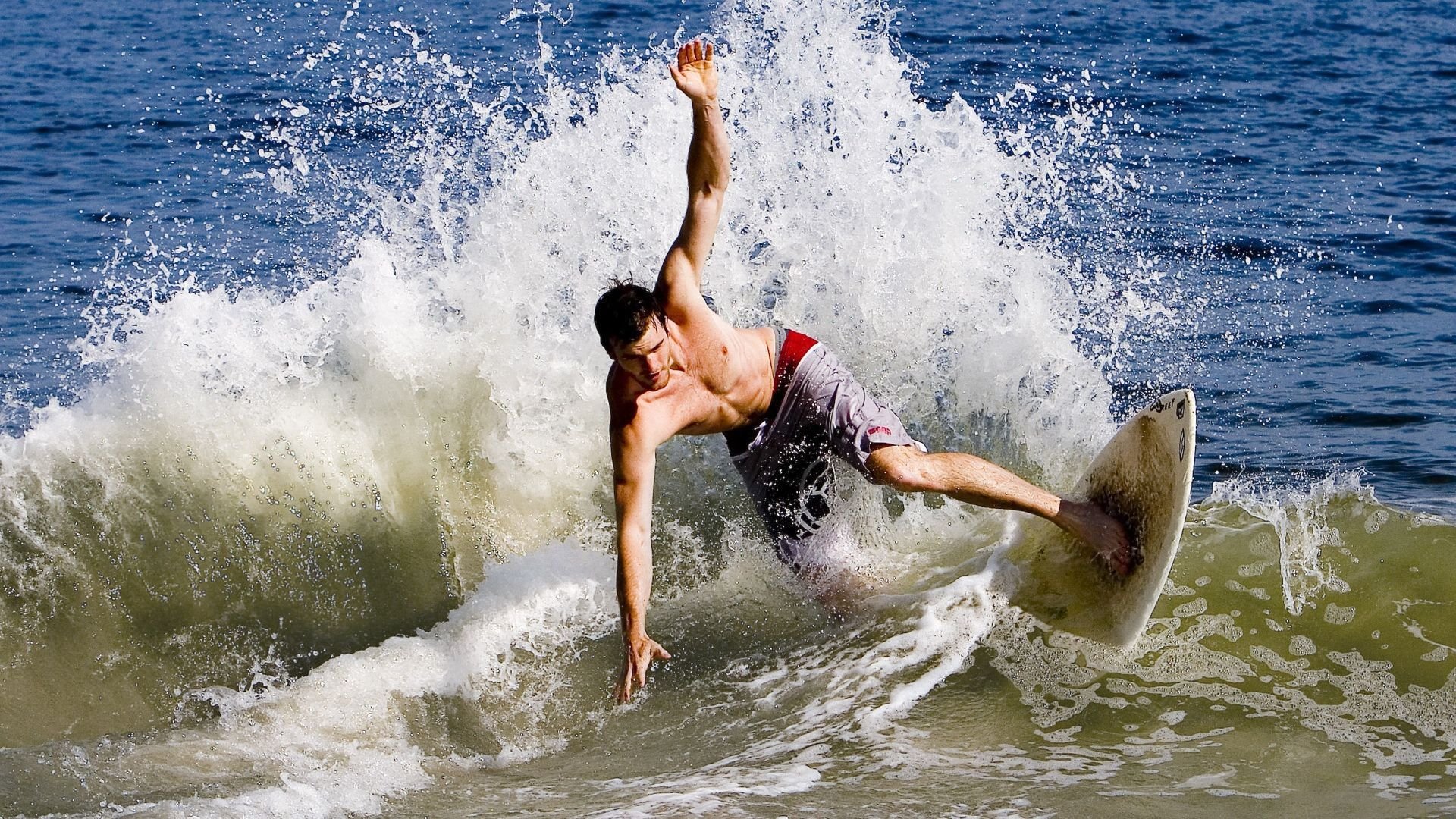 爱游戏电脑版官网-“钢铁男孩：少年足球运动员崭露头角”，刚铁男孩